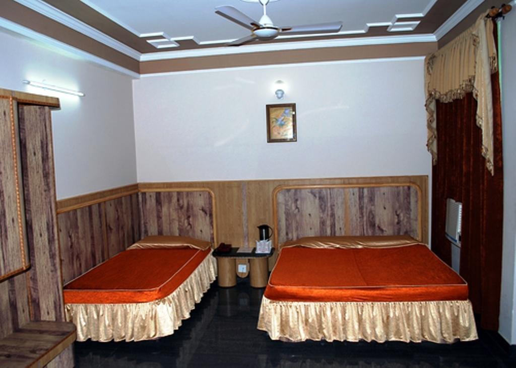 Hotel Chirag International Katra  Camera foto